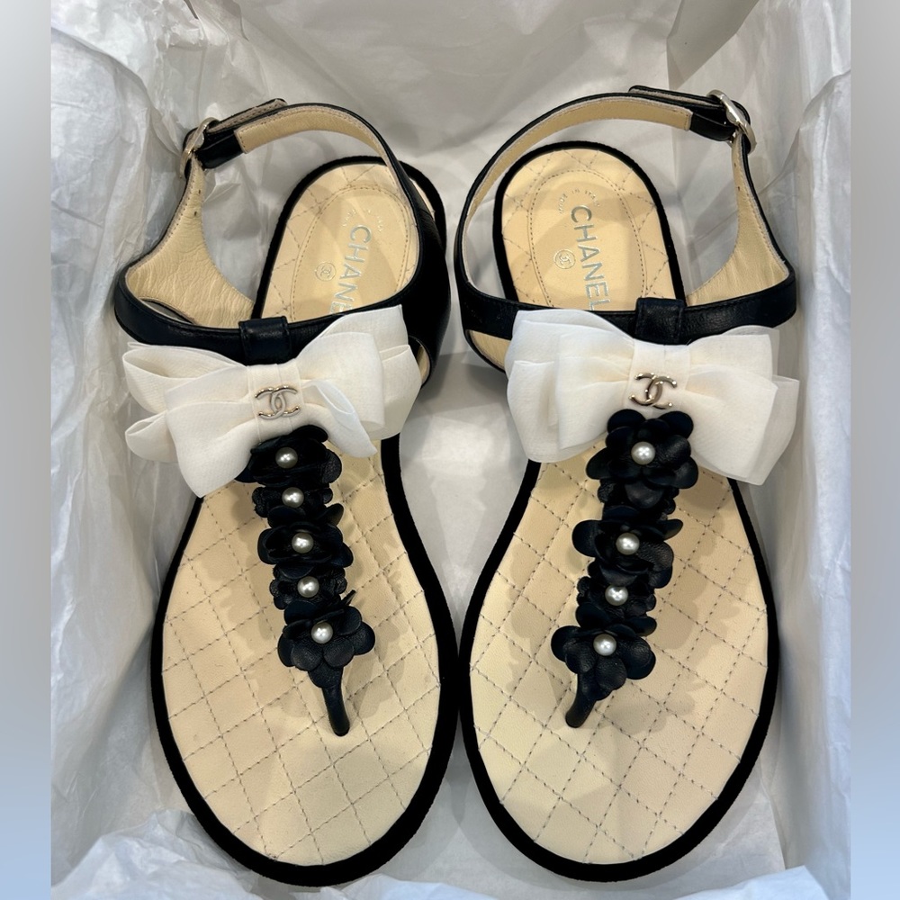 CHANEL Pearl and Bow Sandals Sz 35.5